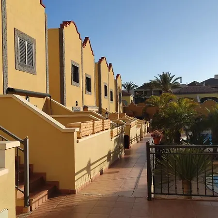 Sea View Playa El Duque Opposite 5 Star La Plantation Del Sur Hotel بيت للعطل *